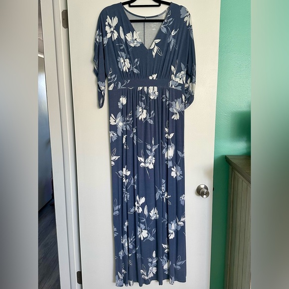 Isabel Maternity Maxi Dress Size Large Floral - Picture 1 of 3